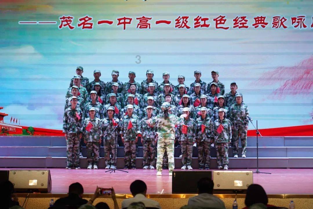 小手拉大手共同营造安全交通环境